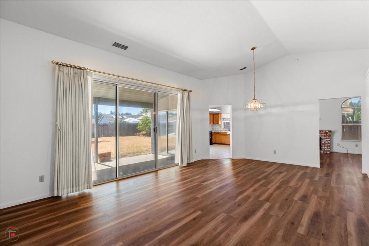 12090 Washington Rd - Photo 4 of 10