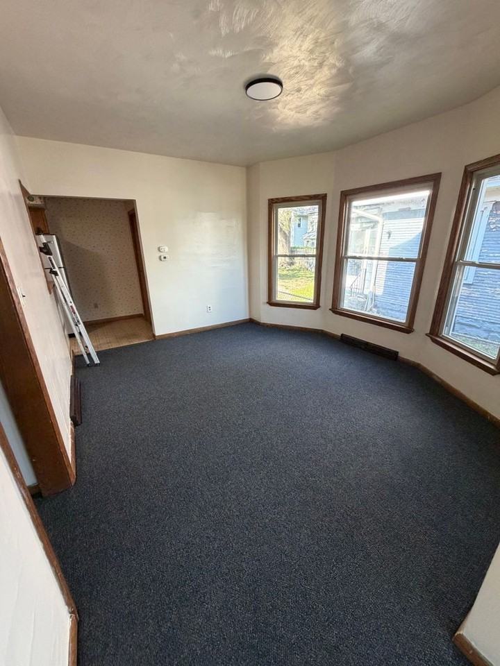642 Payne Ave - Photo 4 of 14