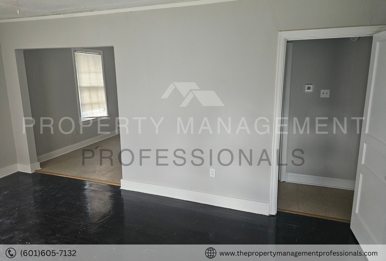 4200 Larchmont St - Photo 4 of 21