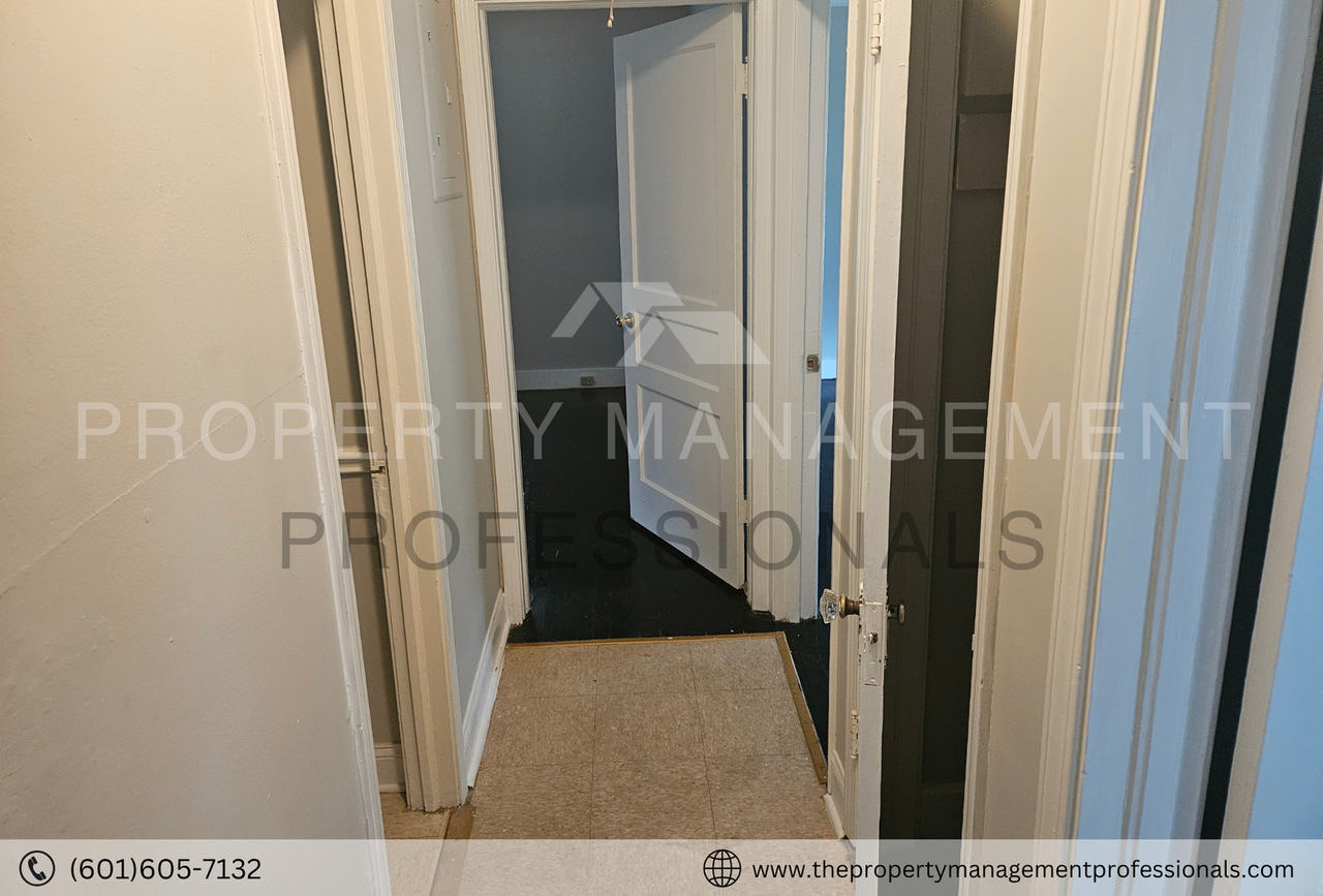 4200 Larchmont St - Photo 6 of 21