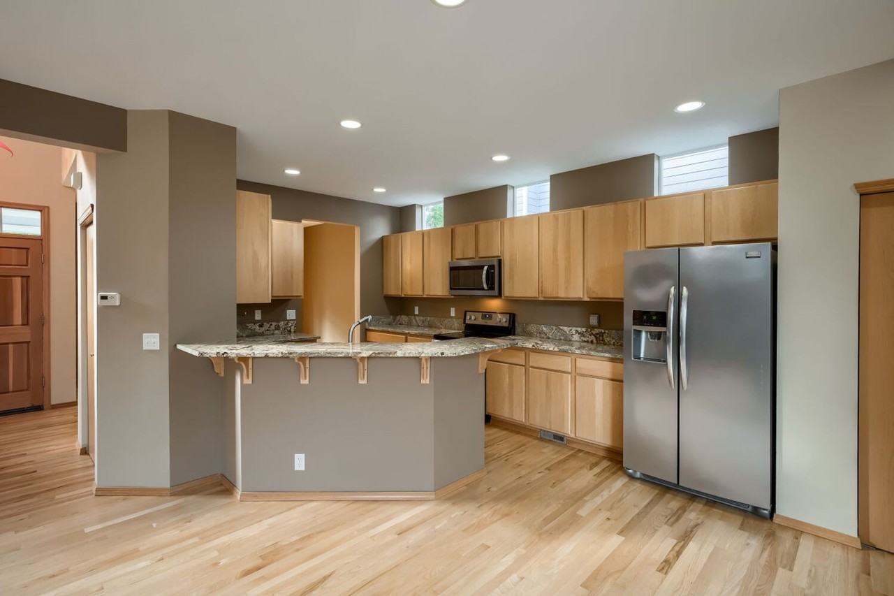 7310 Douglas Ave Se - Photo 3 of 14