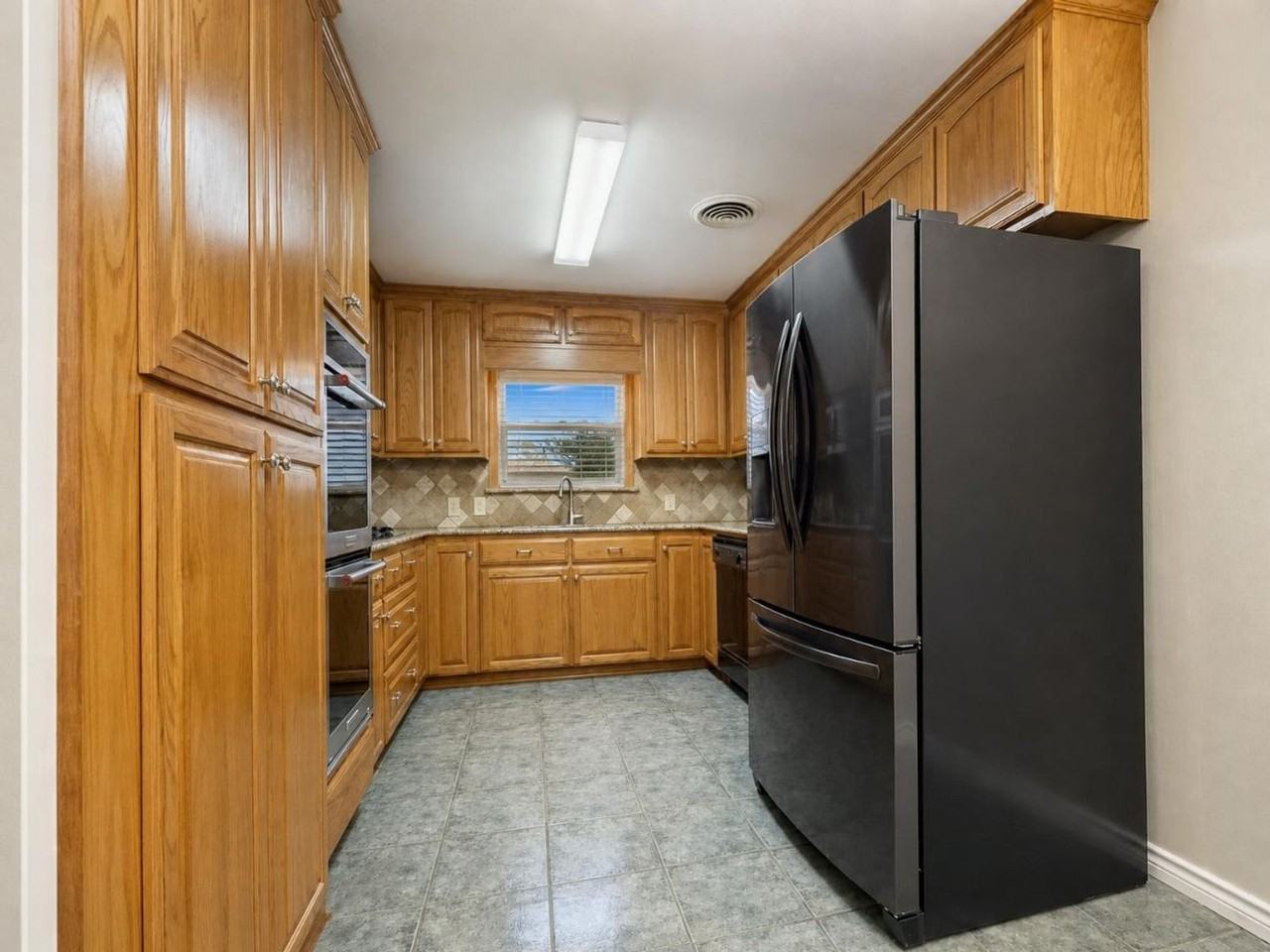 3413 Meadow Oaks Dr - Photo 5 of 10