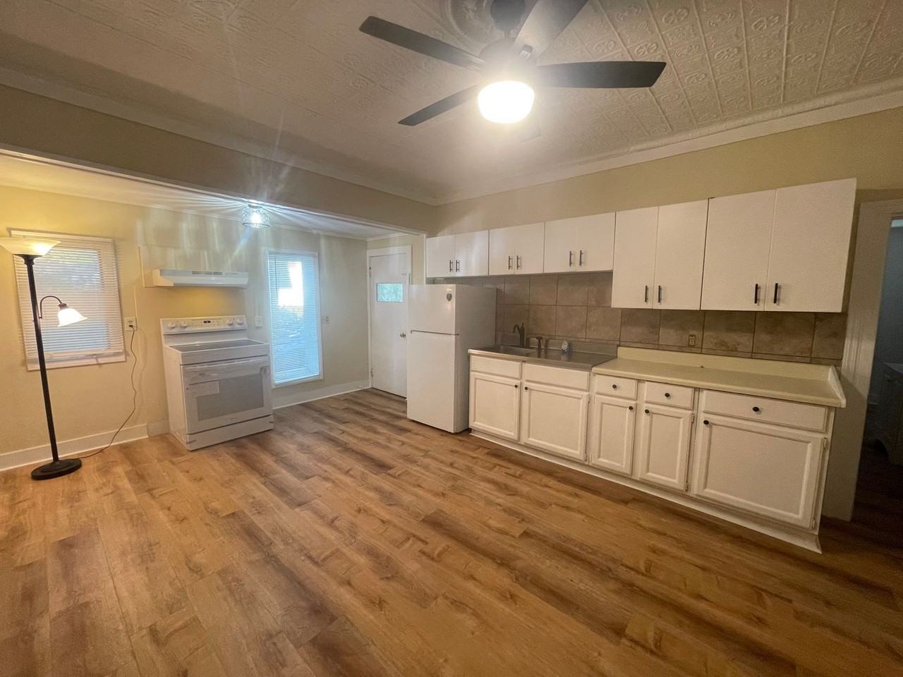 680 Main St - Photo 2 of 15