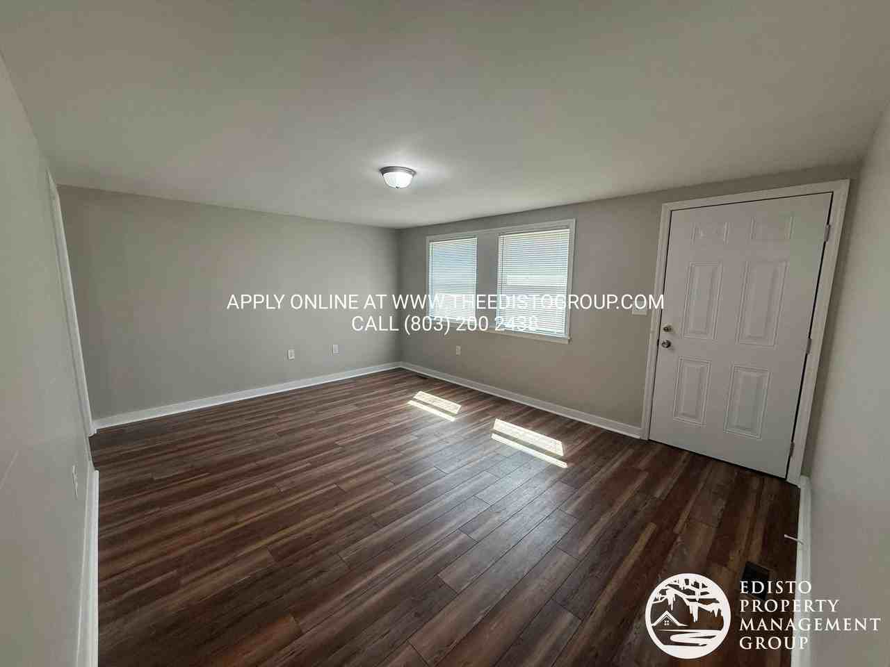 208 Kennerly Rd - Photo 3 of 10