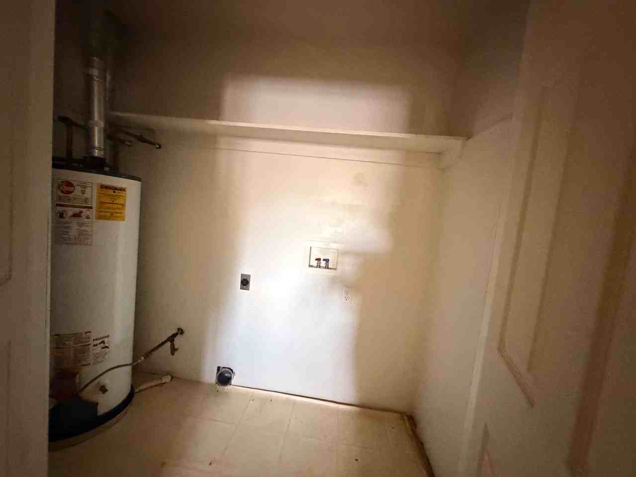 600 W J St - Photo 3 of 6