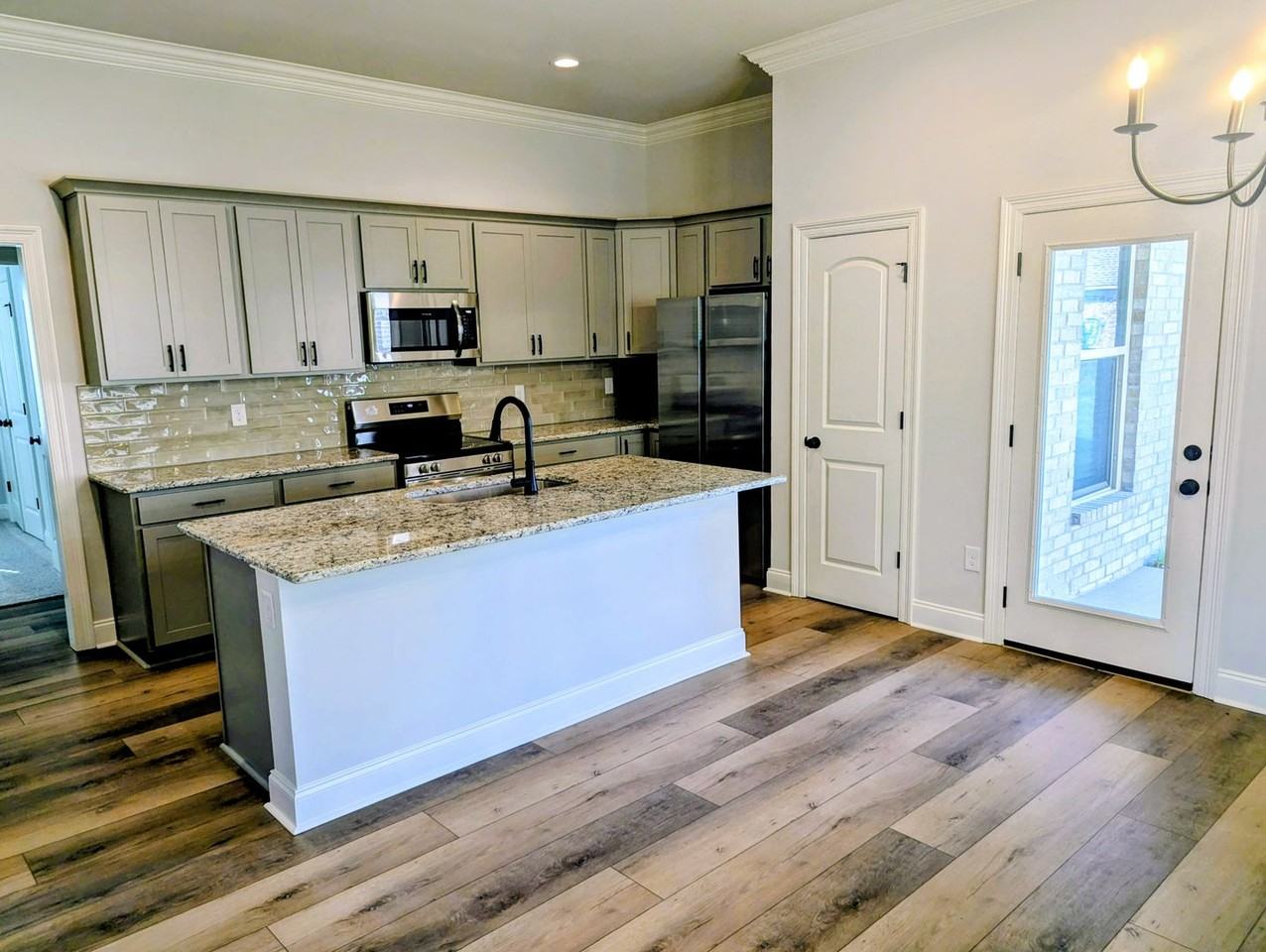 143 Ridley Ln - Photo 4 of 16