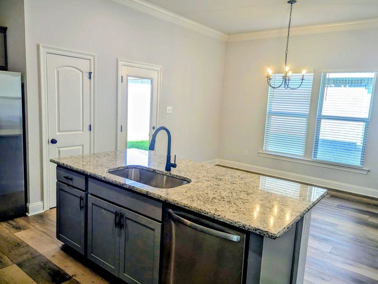 143 Ridley Ln - Photo 5 of 16