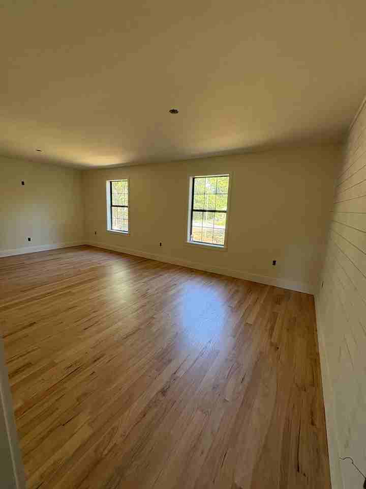 215 Chicago Ave - Photo 7 of 16