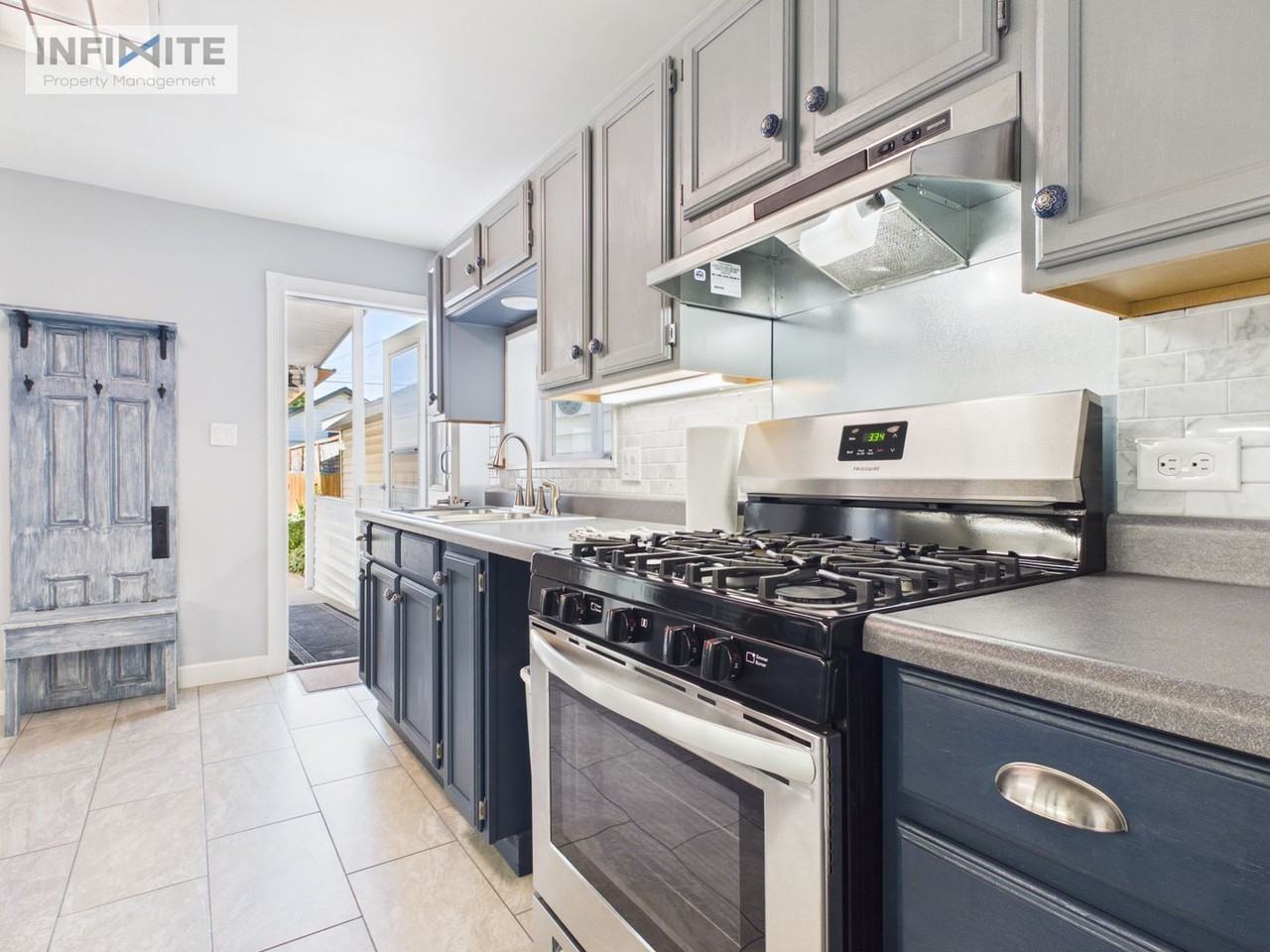 614 Cedar St - Photo 4 of 27