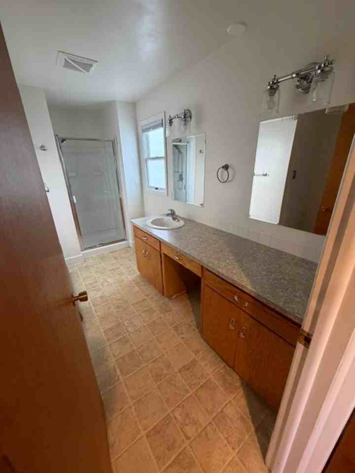 609 W Barnes Rd - Photo 5 of 13