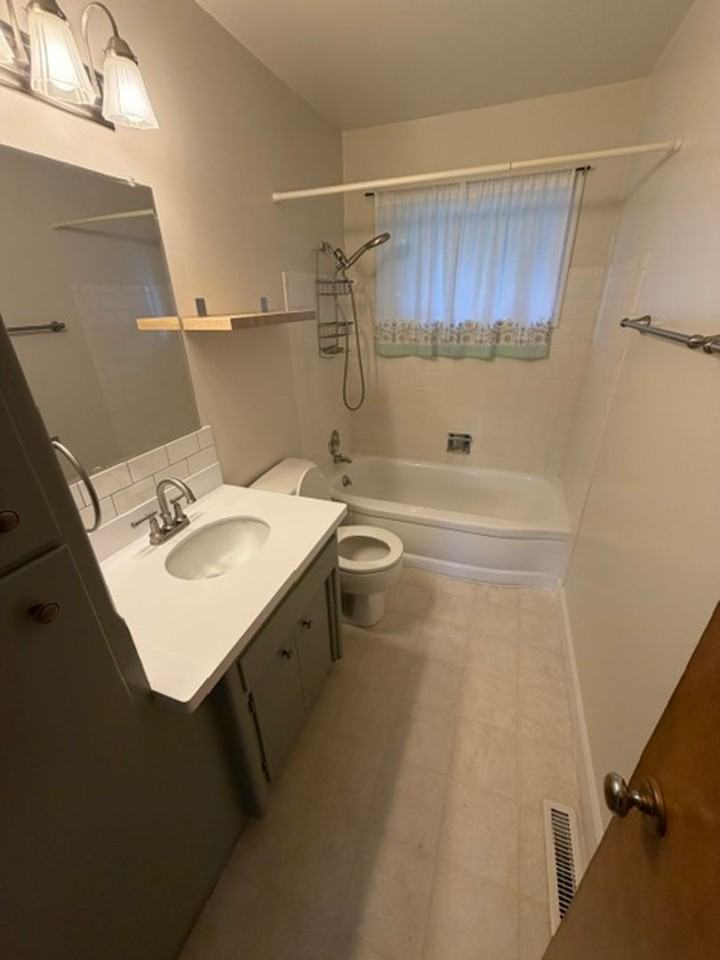 609 W Barnes Rd - Photo 7 of 13