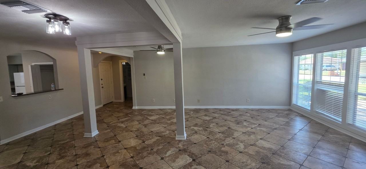 7117 Poplar Dr - Photo 3 of 13