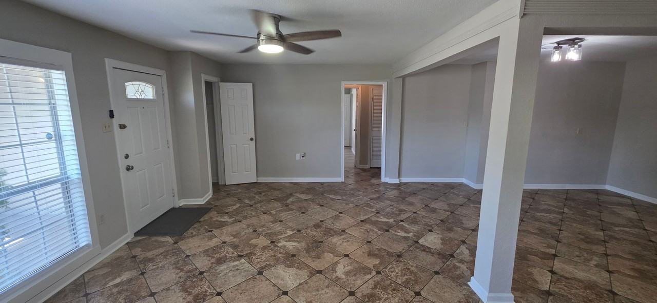 7117 Poplar Dr - Photo 4 of 13