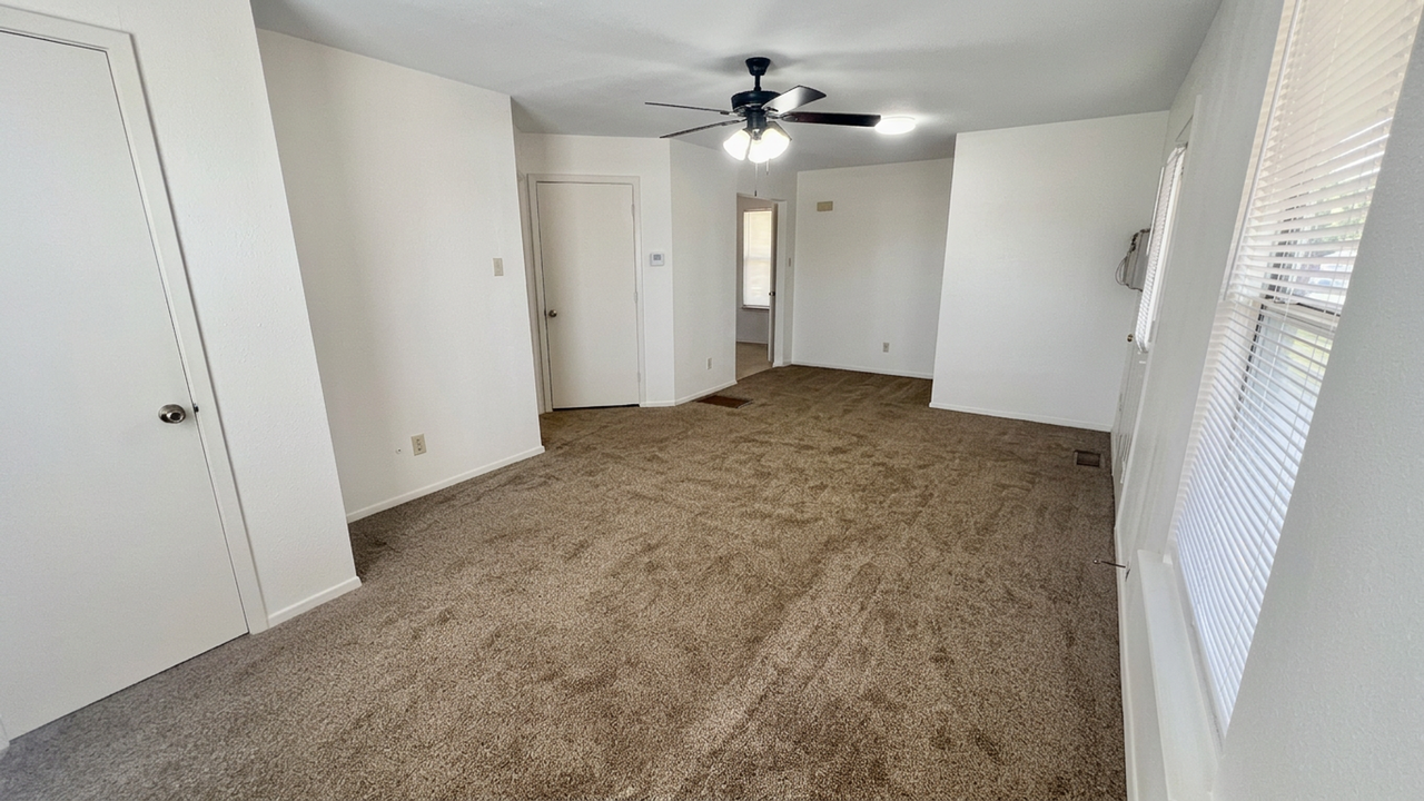 115 N Denton St - Photo 5 of 11