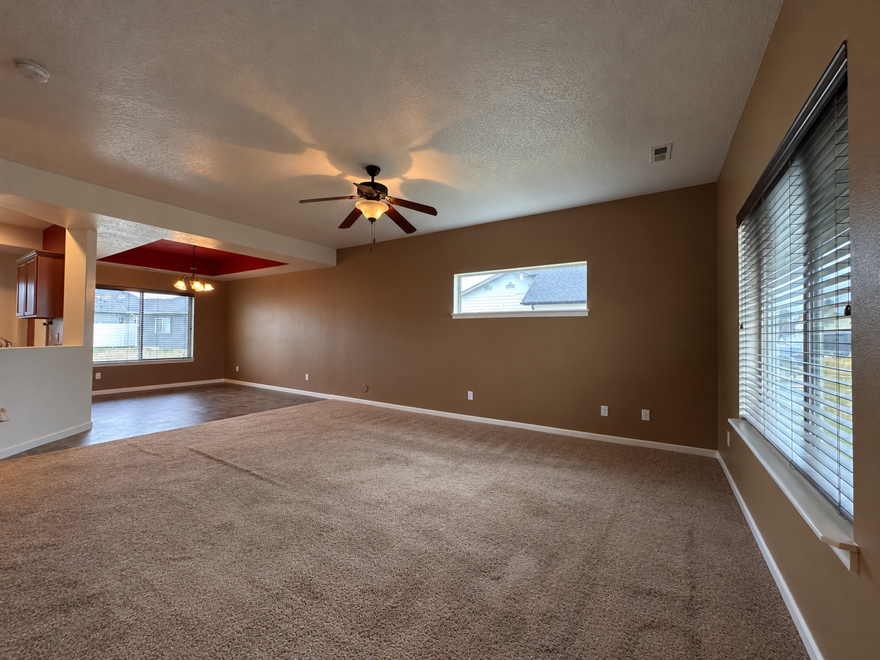 8517 W Campus Dr - Photo 5 of 34