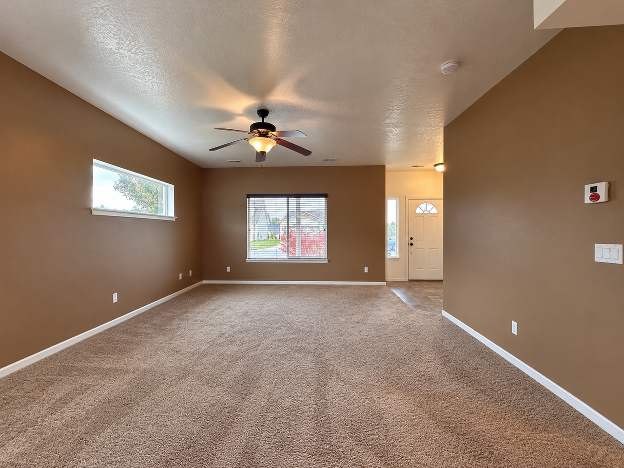 8517 W Campus Dr - Photo 6 of 34