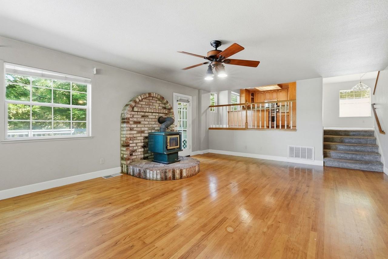 1235 Naturewood Dr - Photo 4 of 50