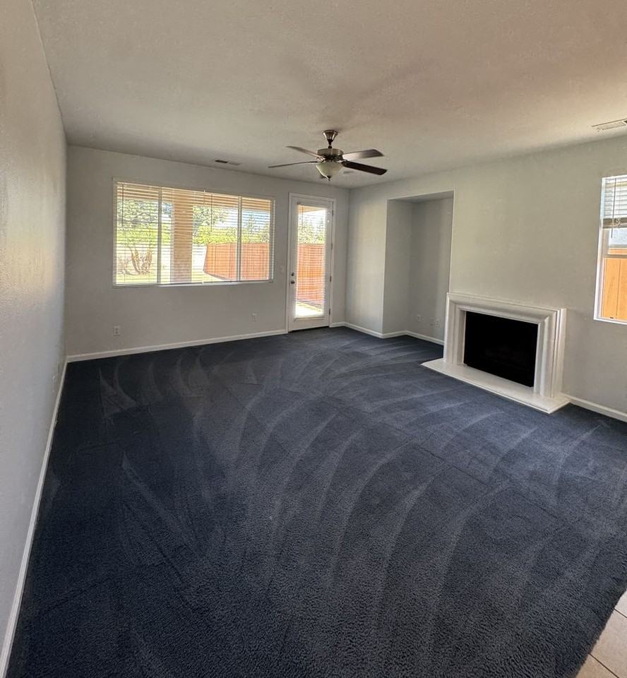 2676 Myrtle Ave - Photo 3 of 16