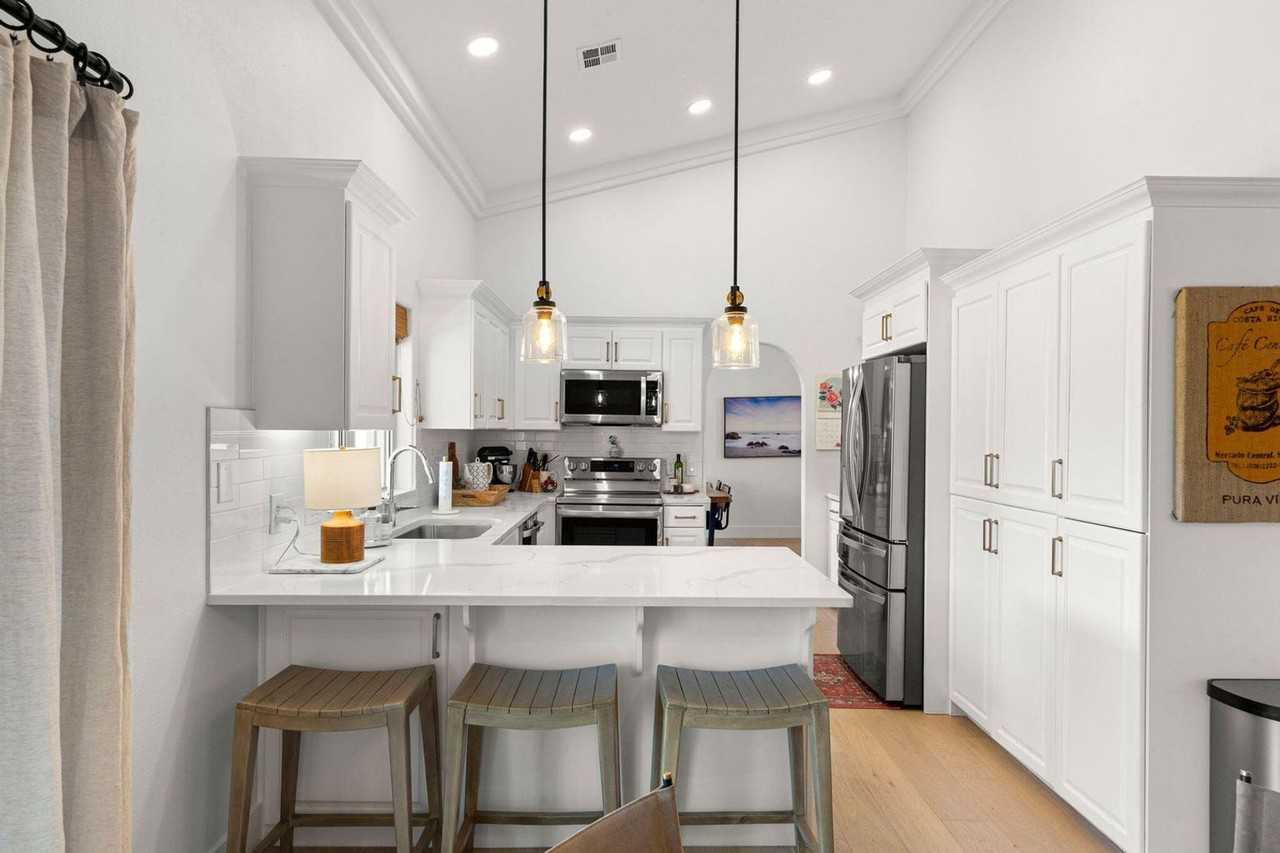 1927 W Rivers Edge Ln - Photo 6 of 44
