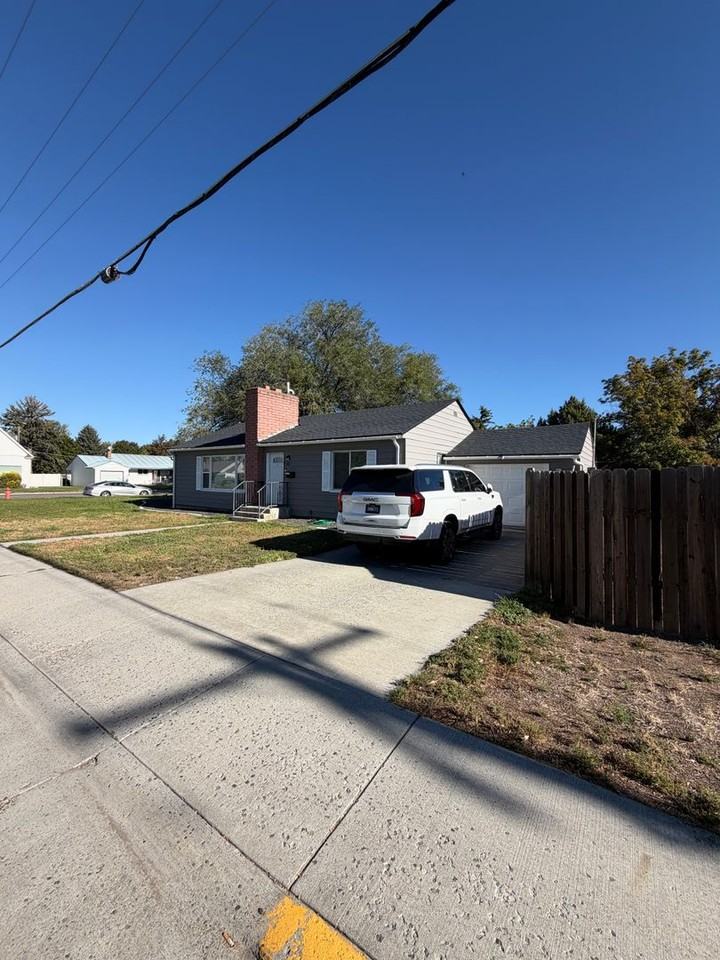 321 E Walker St - Photo 3 of 3