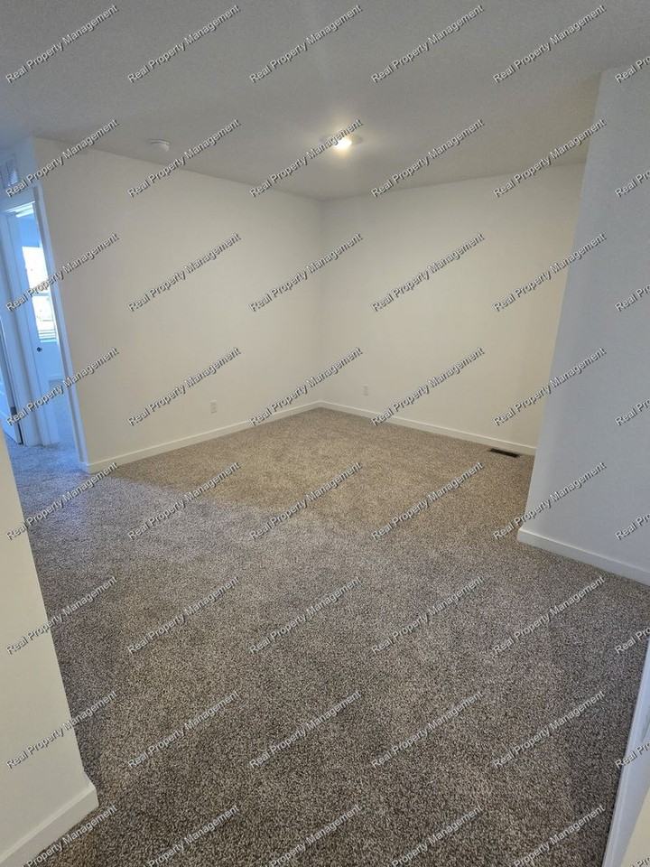 544 E 120th Pl - Photo 6 of 15