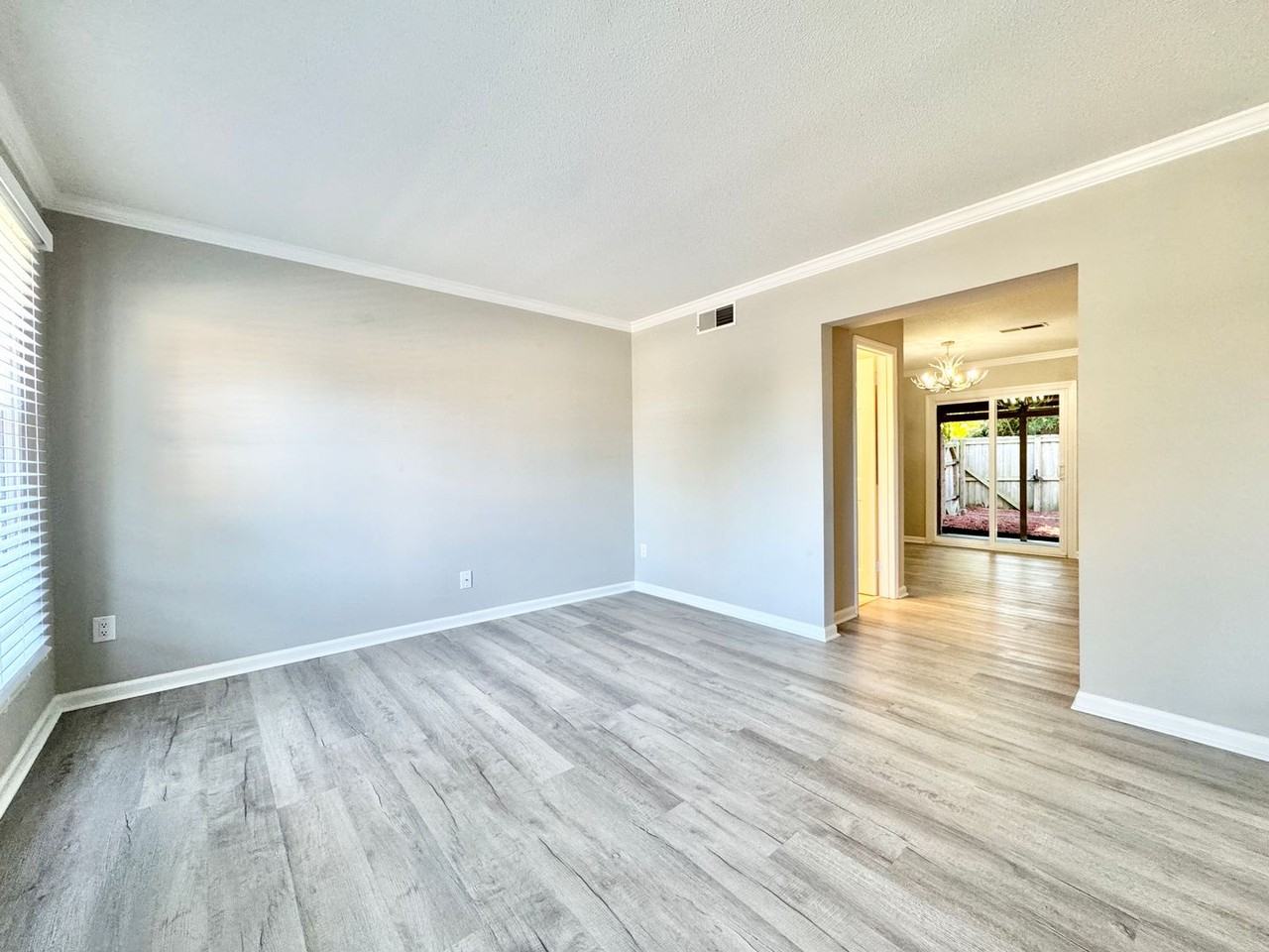 1825 Johnson St - Photo 4 of 20