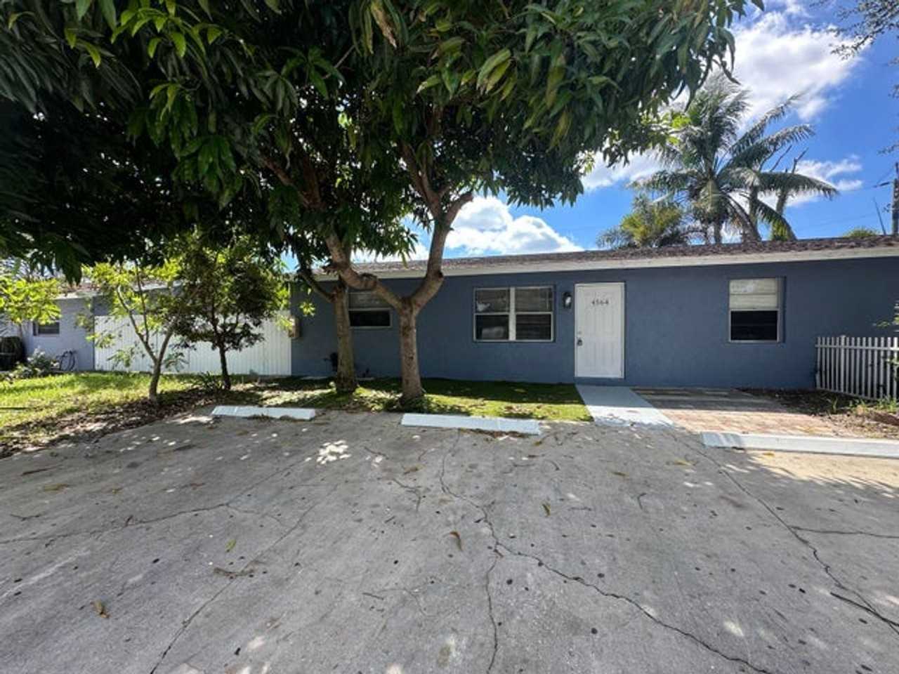 4564 Gulfstream Rd - Photo 4 of 18