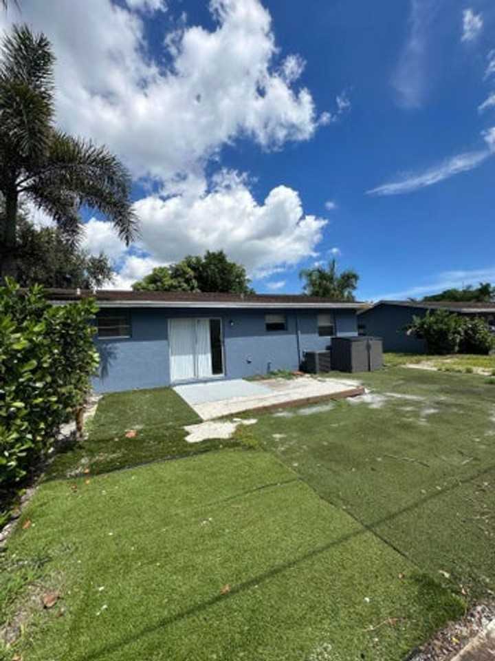 4564 Gulfstream Rd - Photo 6 of 18
