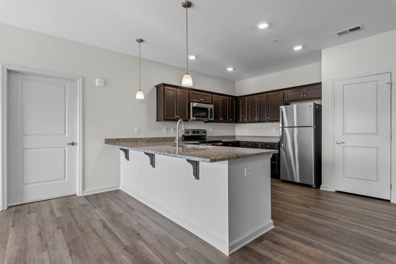 61 Grove Cir - Photo 5 of 23