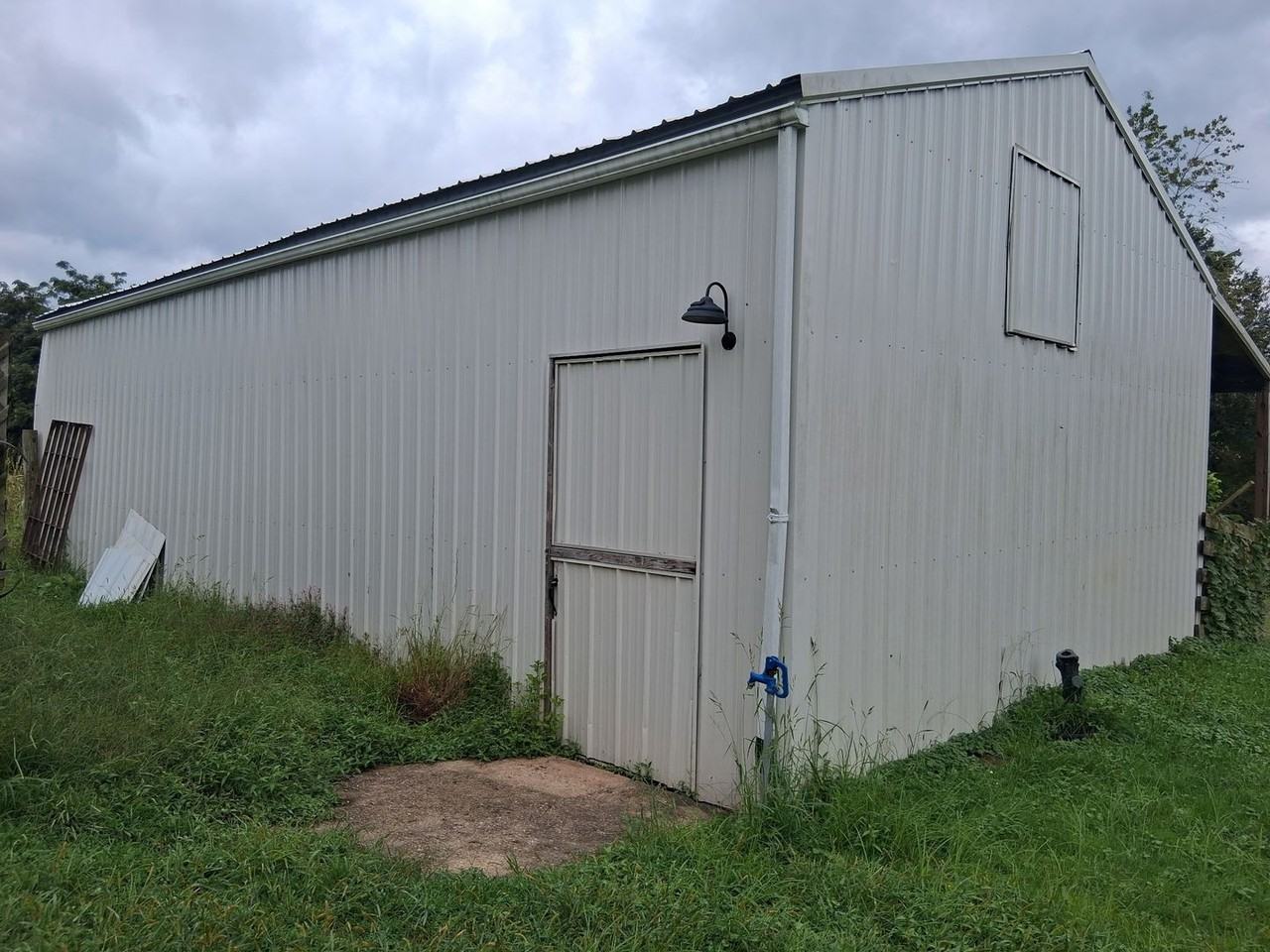 104 Moore St - Photo 2 of 17