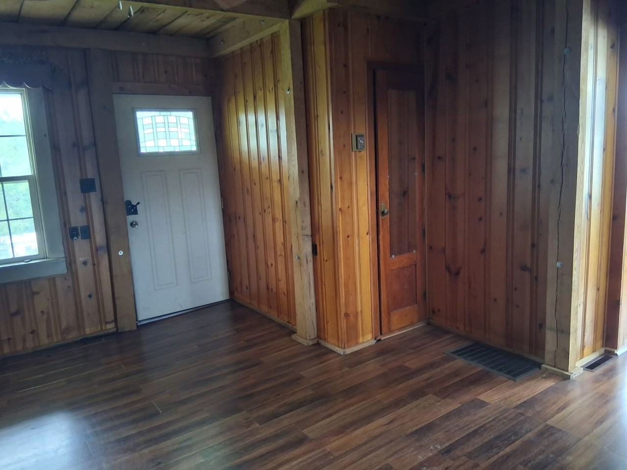 104 Moore St - Photo 7 of 17