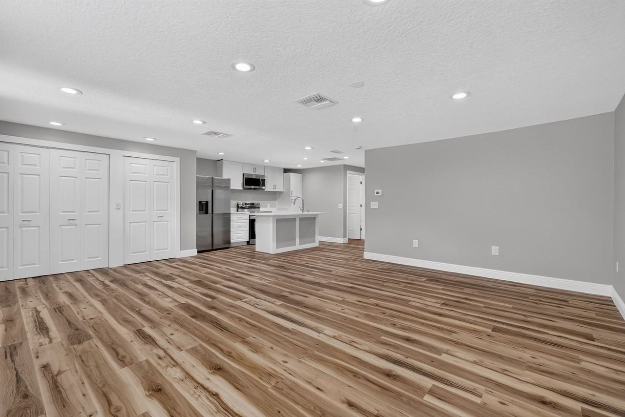 25405 Colmar Ave #B - Photo 7 of 21