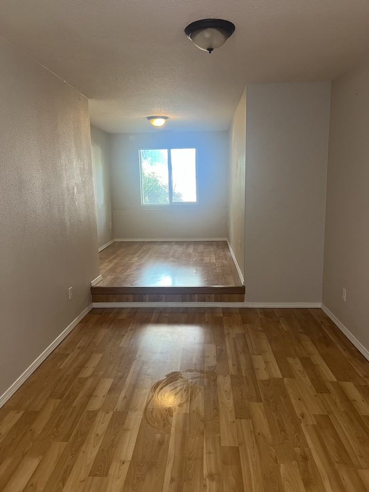 4227 Southwest Coronado Street - Photo 3 of 11