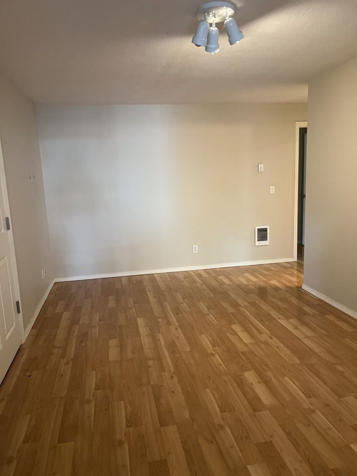 4227 Southwest Coronado Street - Photo 4 of 11