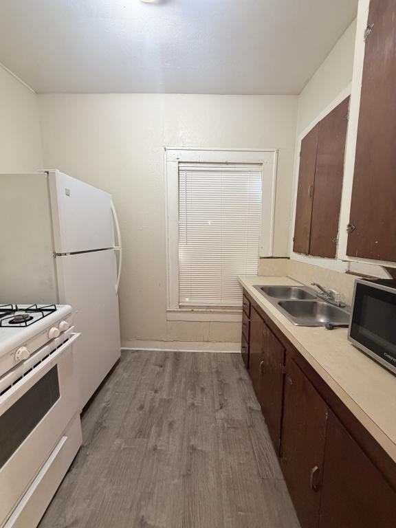 2409 Buchanan St - Photo 3 of 8