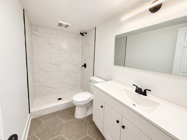 13716 S Amherst Ct - Photo 3 of 11