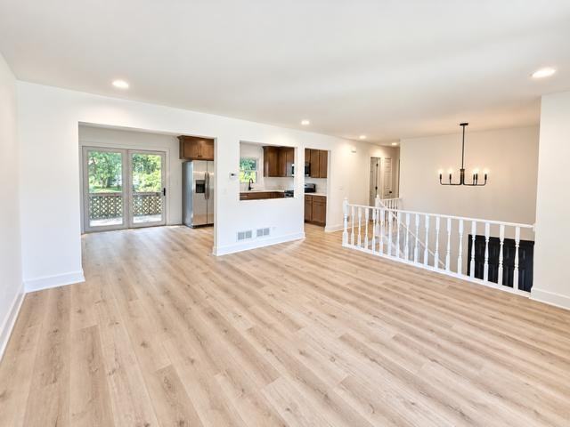 13716 S Amherst Ct - Photo 4 of 11