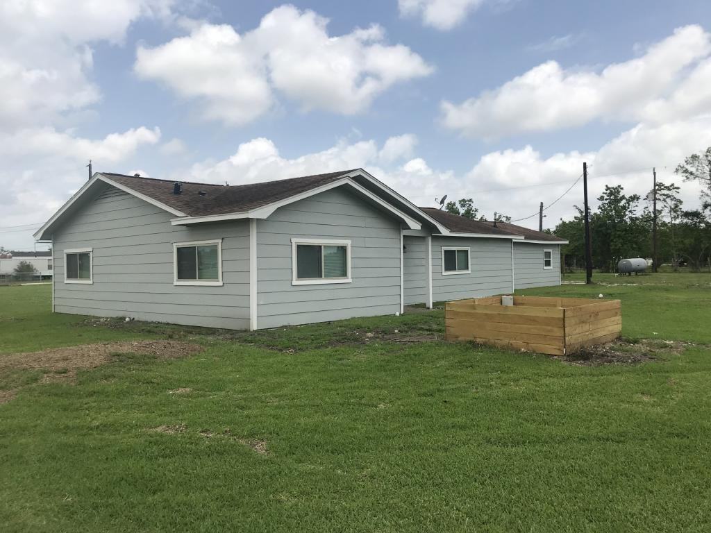 3403 Battlebell Rd - Photo 2 of 8