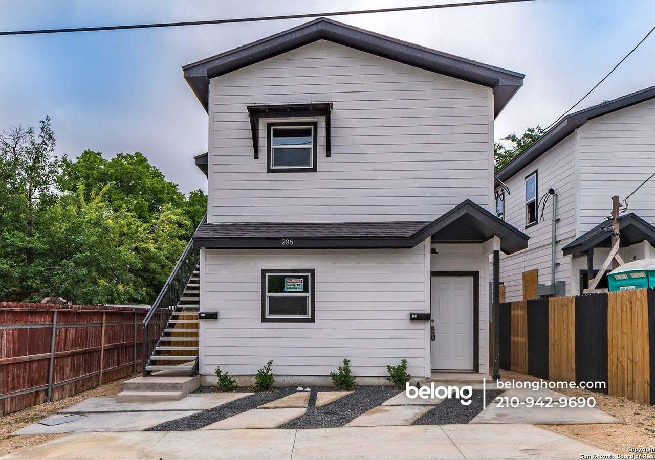 206 Roberts St #201 - Photo 3 of 24