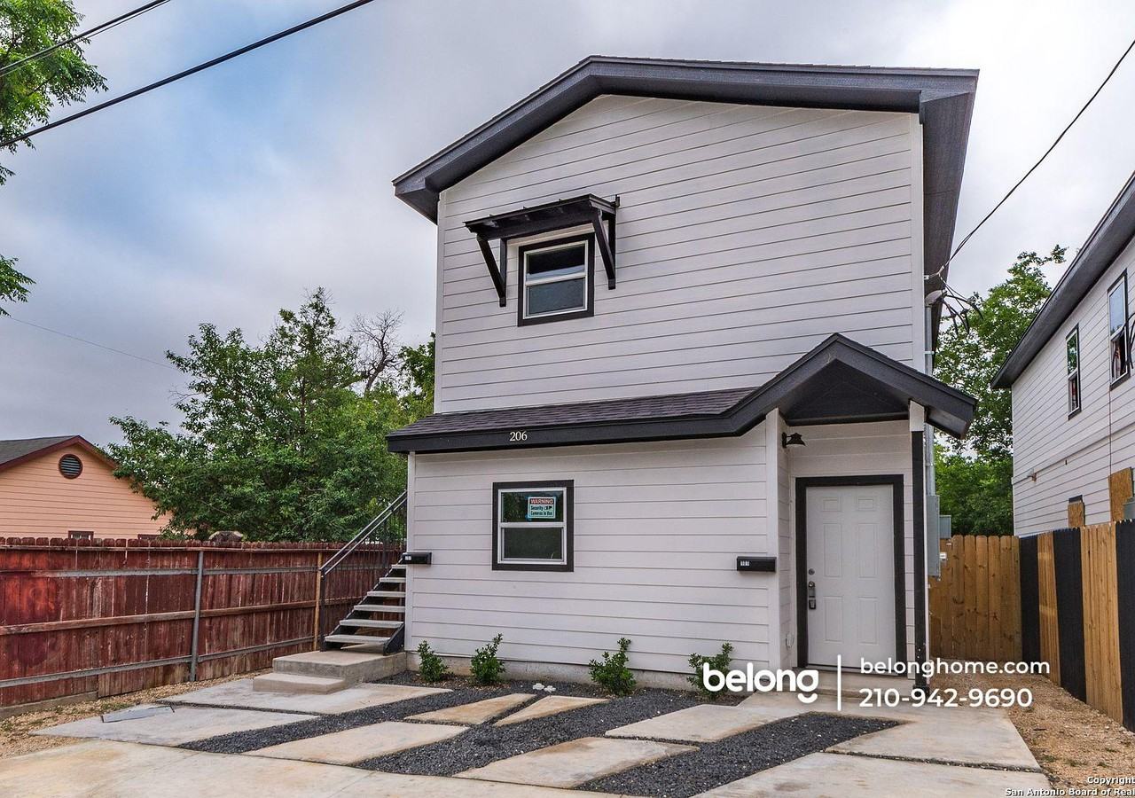 206 Roberts St #201 - Photo 4 of 24