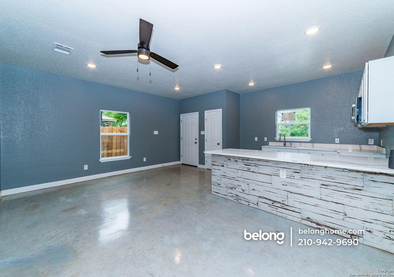 206 Roberts St #201 - Photo 6 of 24
