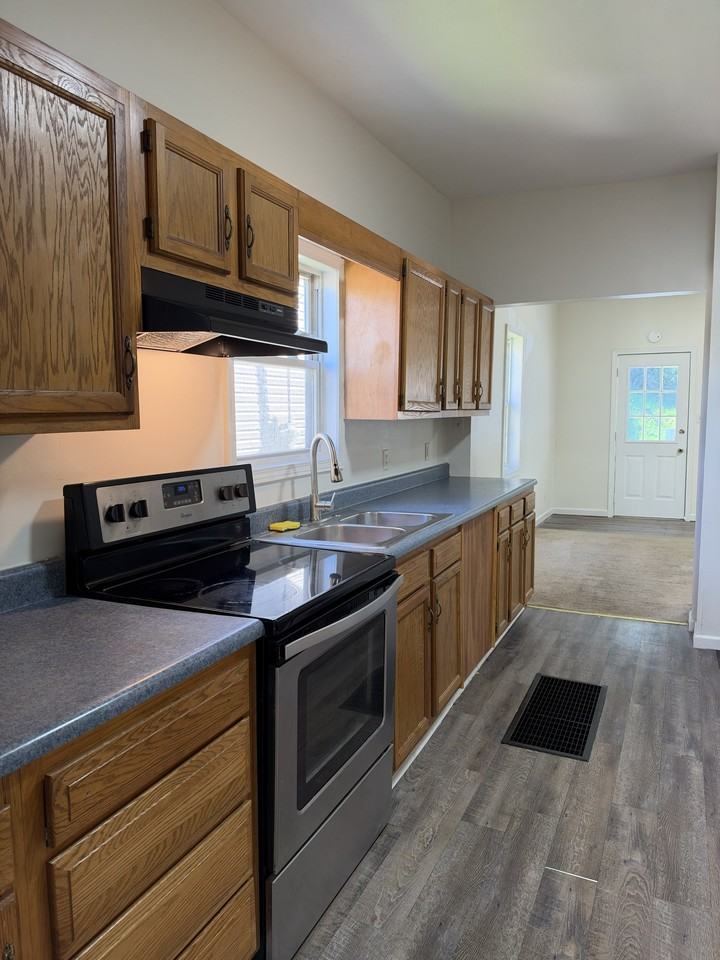 520 Morgantown St - Photo 3 of 20