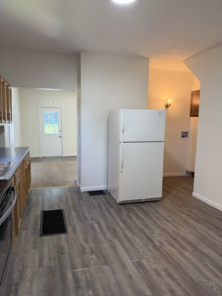 520 Morgantown St - Photo 4 of 20