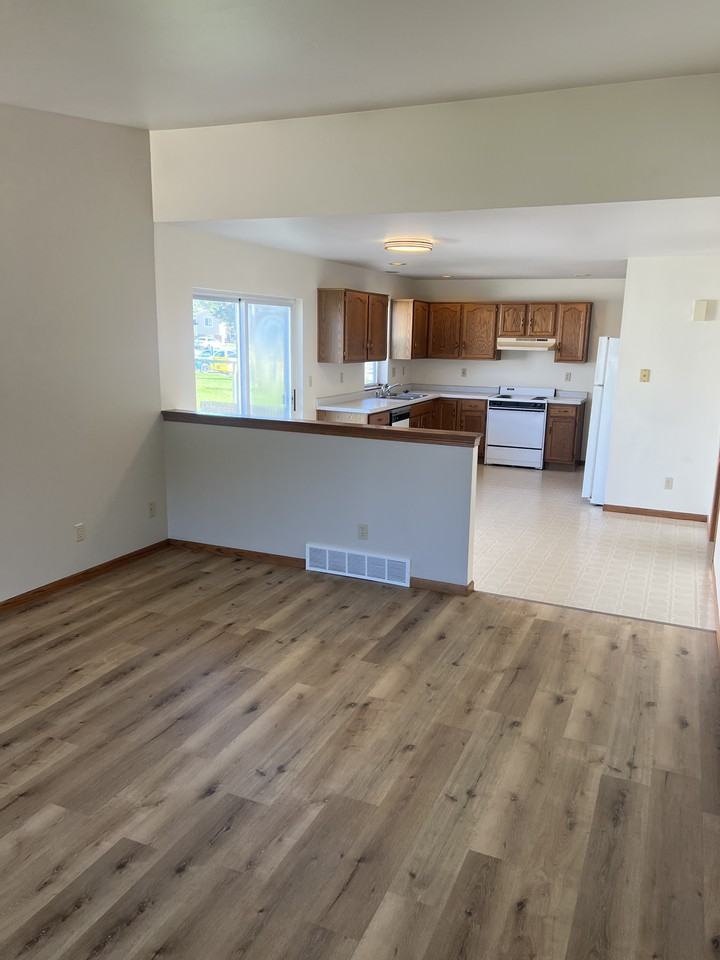 707 Columbus St #709 - Photo 3 of 12
