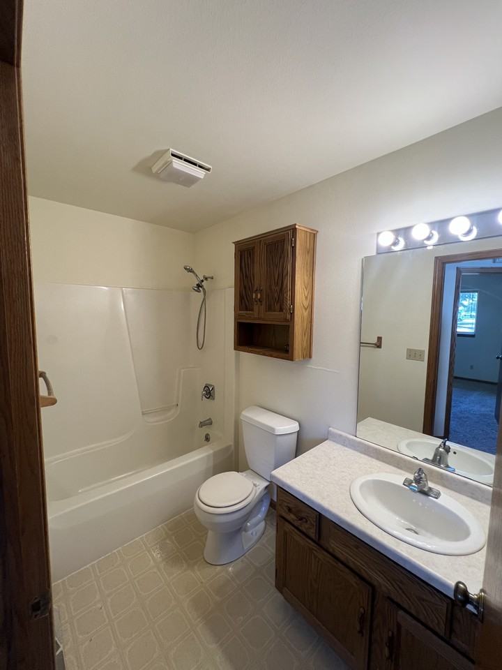 707 Columbus St #709 - Photo 4 of 12