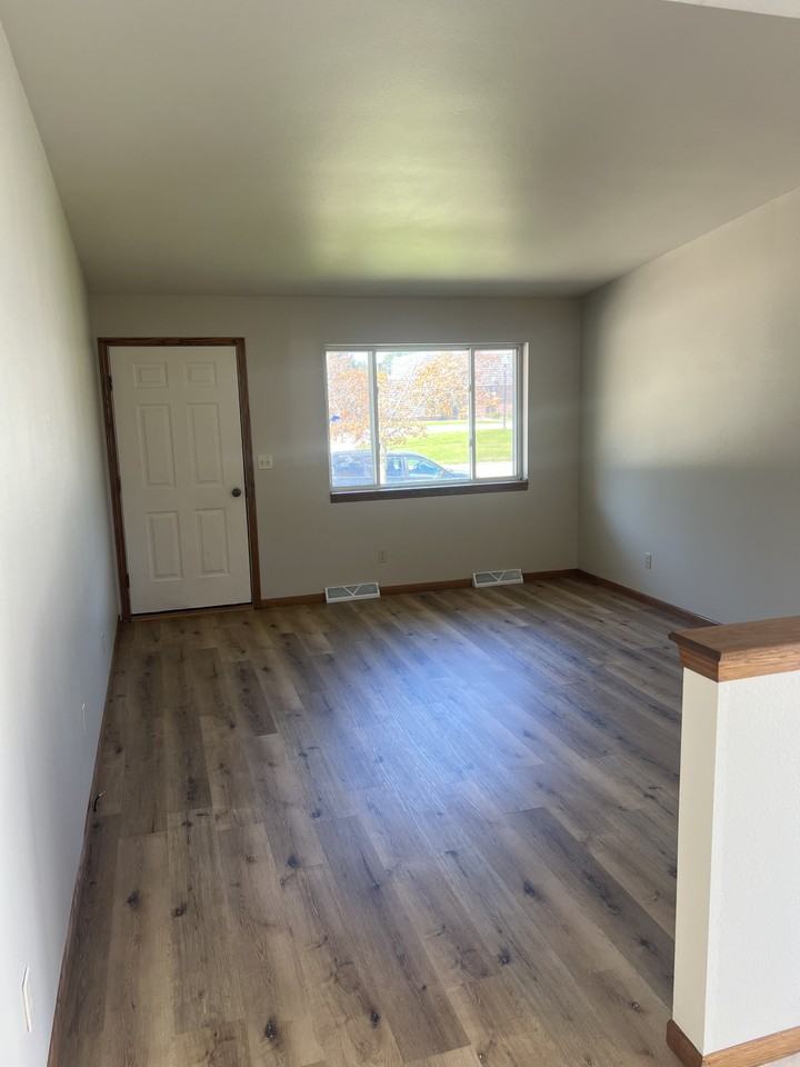 707 Columbus St #709 - Photo 6 of 12