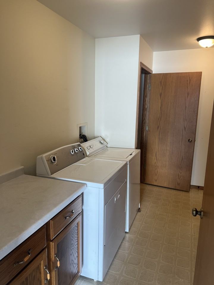 707 Columbus St #709 - Photo 7 of 12