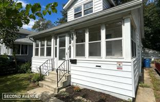 featured image of 135 E Maple St