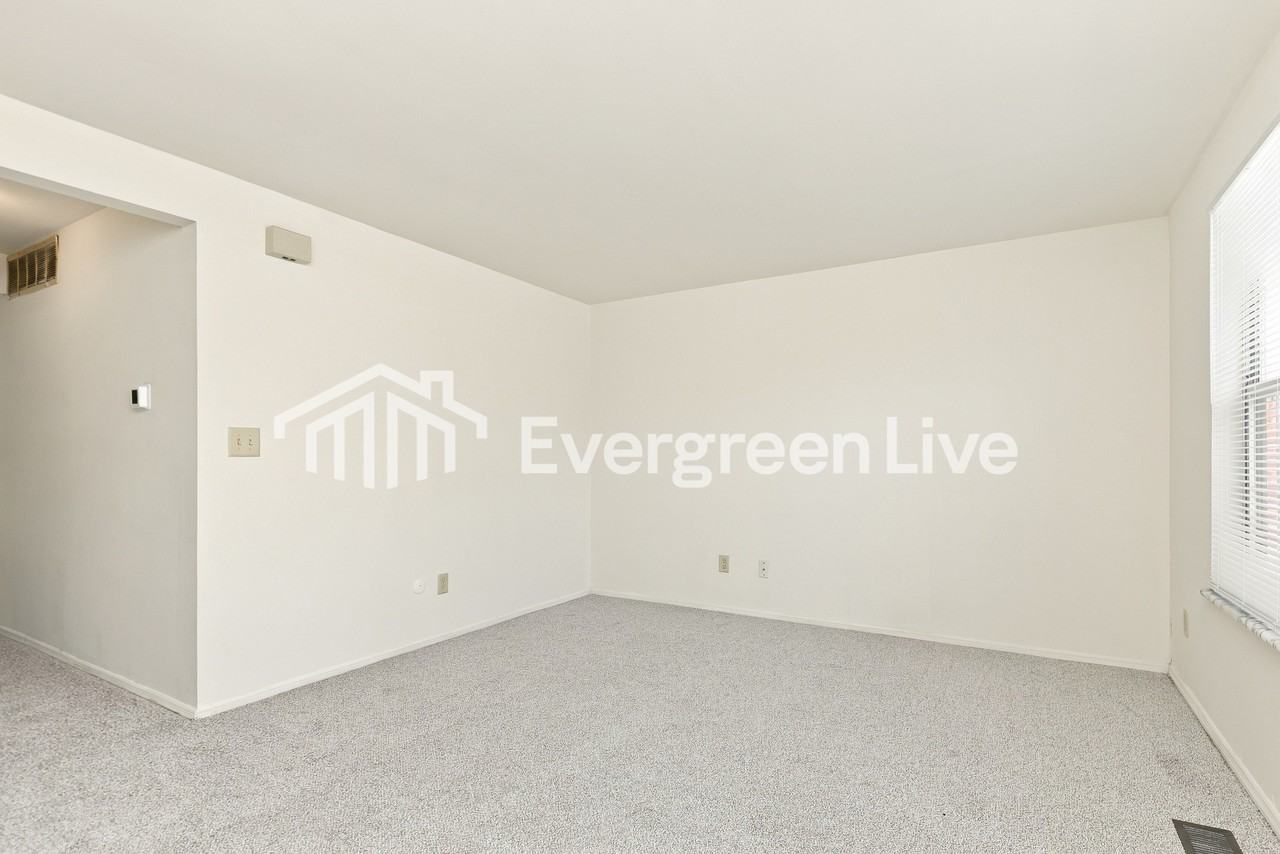 8285 Mount Carmel St - Photo 3 of 13