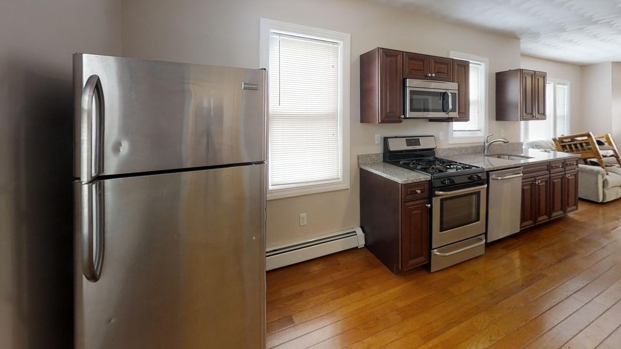 72 Pembroke Ave #72-2 - Photo 2 of 13